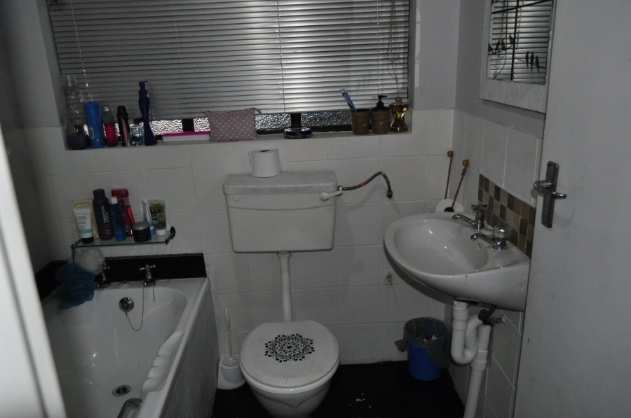 6 Bedroom Property for Sale in Wavecrest Eastern Cape